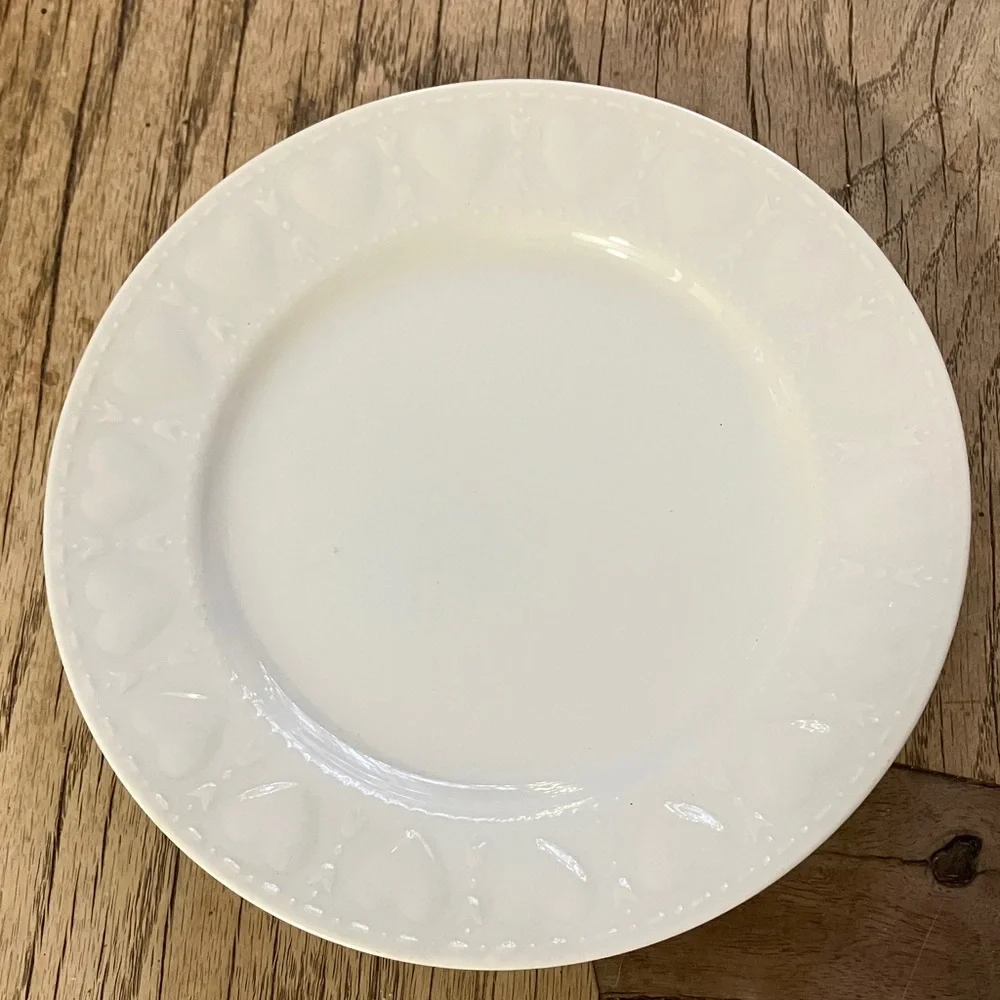 Williams Sonoma Heart-Embellished White Dinnerware Set